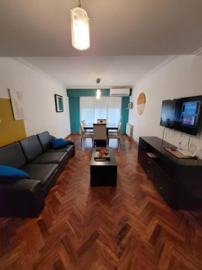 Departamento zona balcarce, amplio, 2 hab, 2 baños y cochera